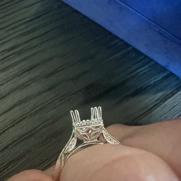 Tacori Dantela Princess Bloom Halo Engagement setting - refurbished and like new - Picture 4 of 15